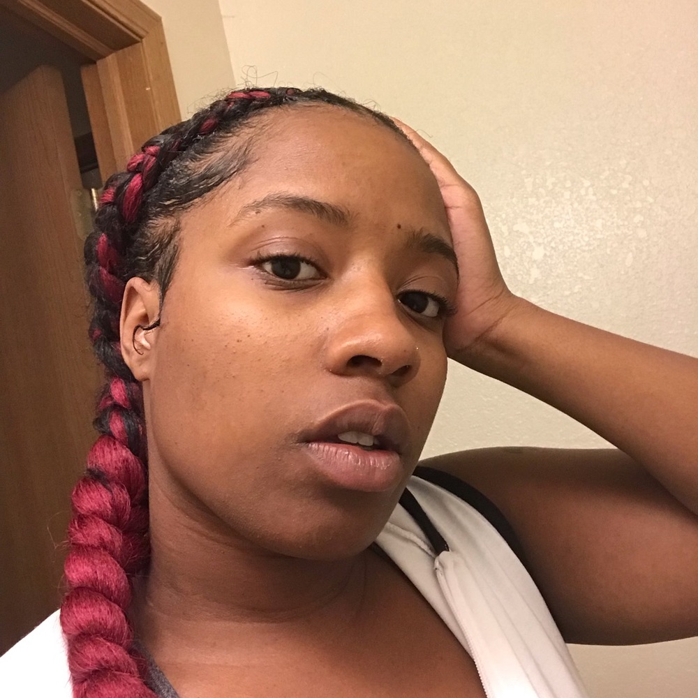 Meet your Posher, Iesha